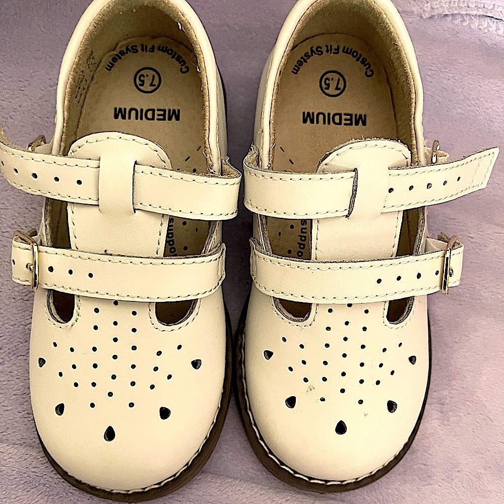 Size 7.5 toddler Footmates Danielle